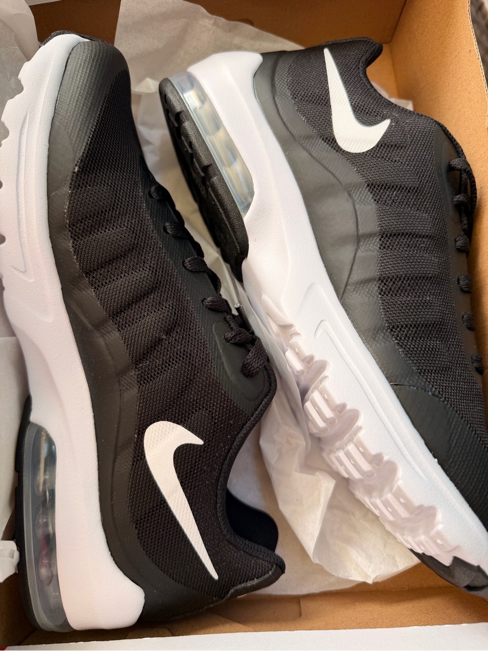 Nike Men’s Black/White Air Max Running Shoes 8.5